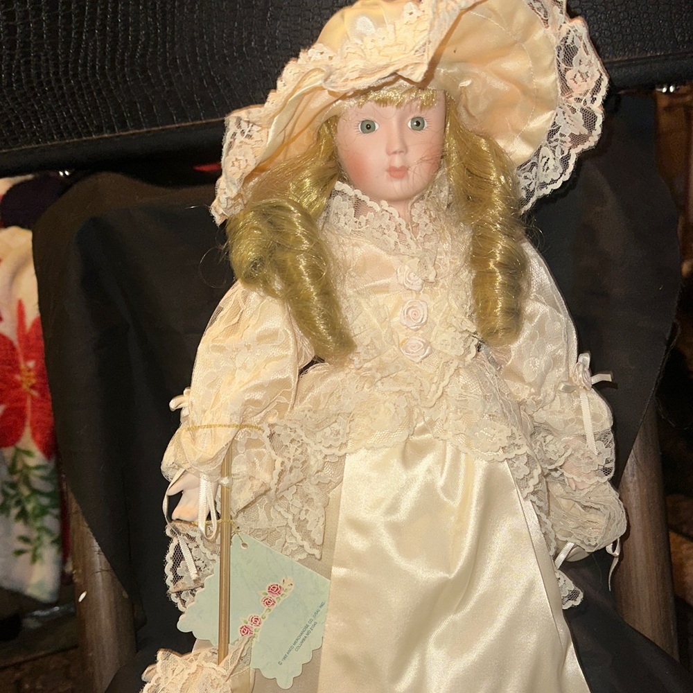 Source Unknown Vintage Porcelain Doll with Cream and Gold Dress